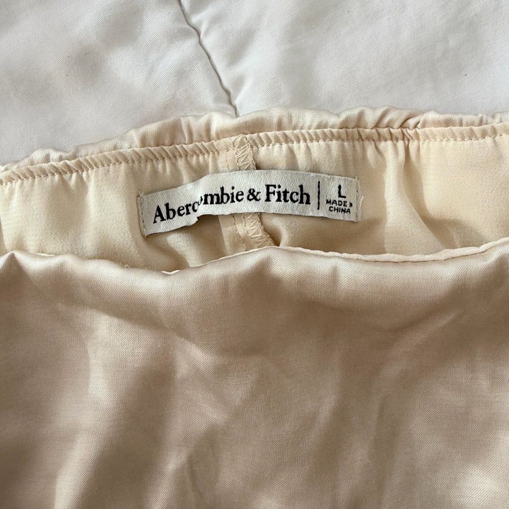 A&F Cream Satin Women's Skort - Picture 2 of 3